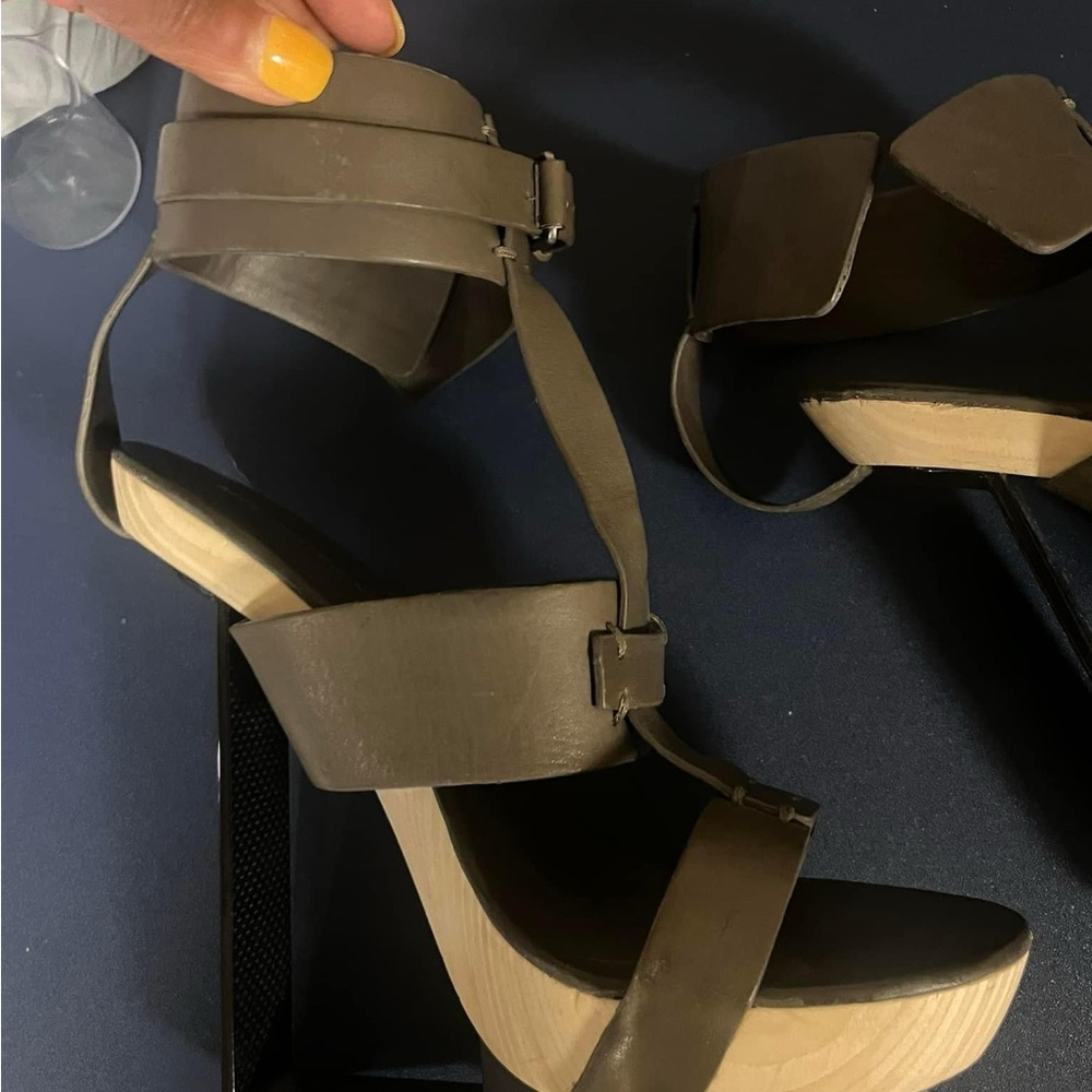 United Nation Heels 39/8.5